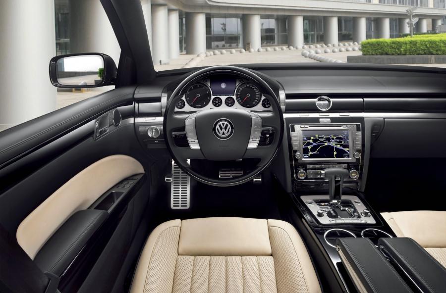  Volkswagen Phaeton 2010 года  (фото 2 из 49)